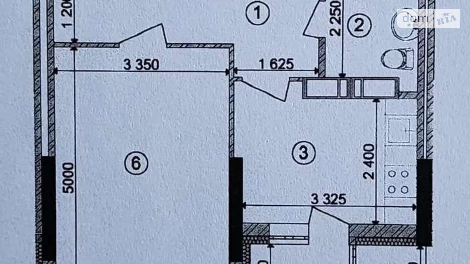 Продается 1-комнатная квартира 38 кв. м в Киеве, ул. Бориспольская, 40