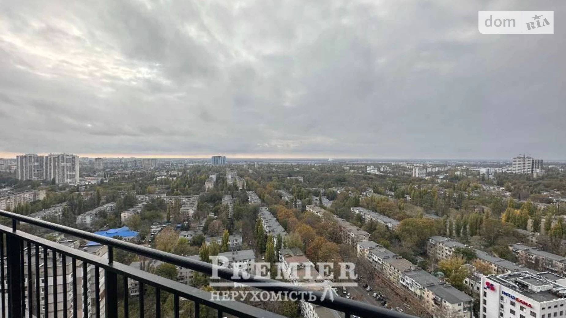 Продается 2-комнатная квартира 52 кв. м в Одессе, ул. Академика Филатова, 2 корпус 1