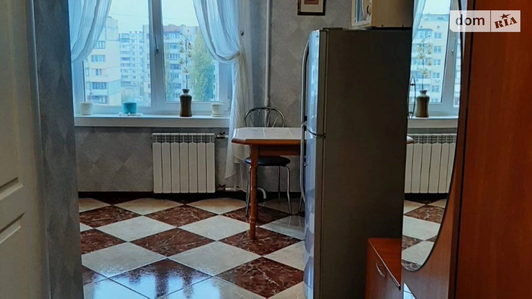 Продается 1-комнатная квартира 36 кв. м в Киеве, ул. Героев Днепра, 65
