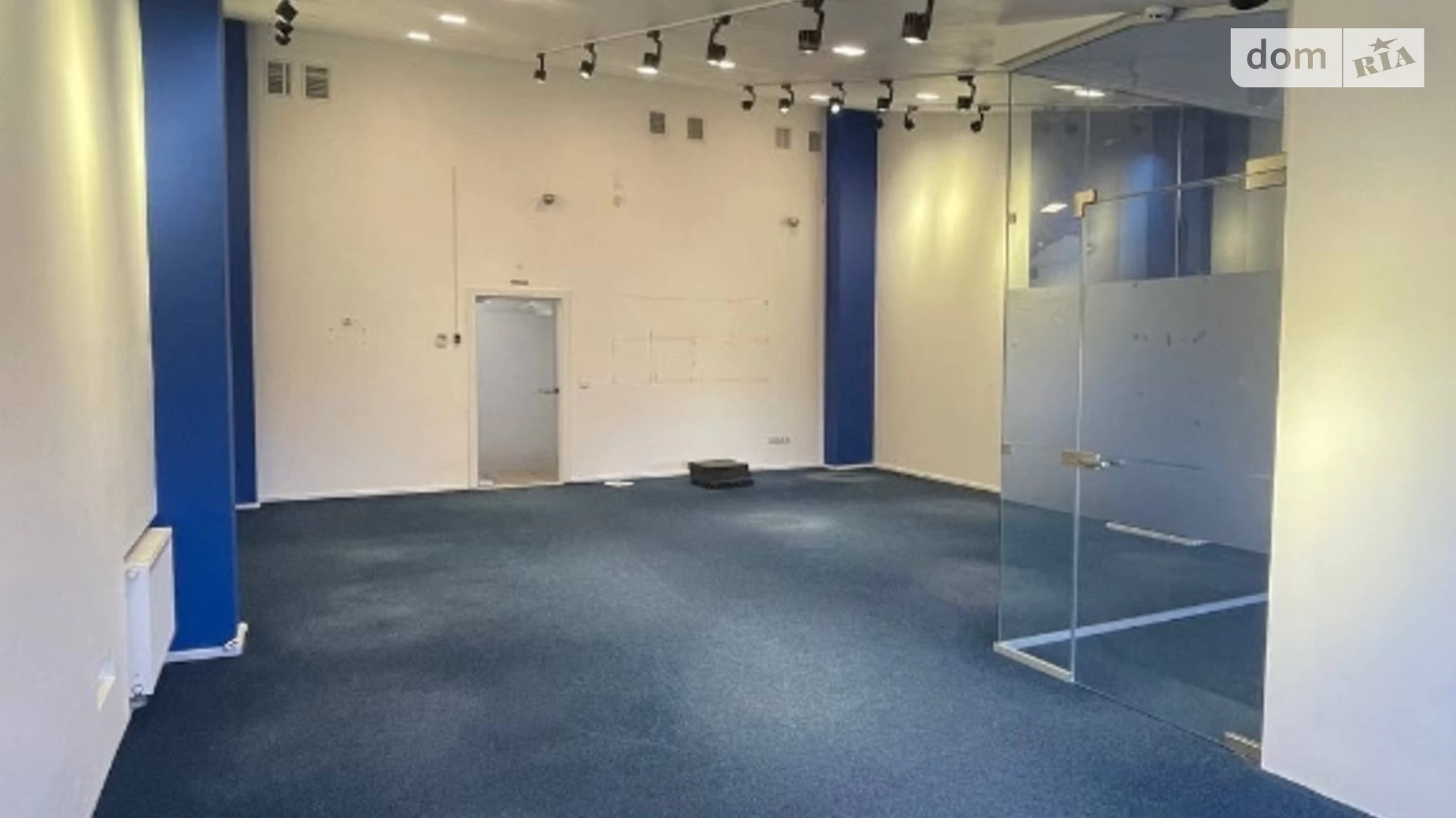 Сдается в аренду офис 320 кв. м в бизнес-центре, цена: 2560 $ - фото 2