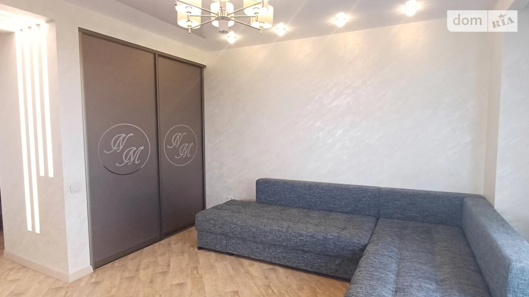Продается 1-комнатная квартира 48.5 кв. м в Виннице, ул. Магистратская, 156А