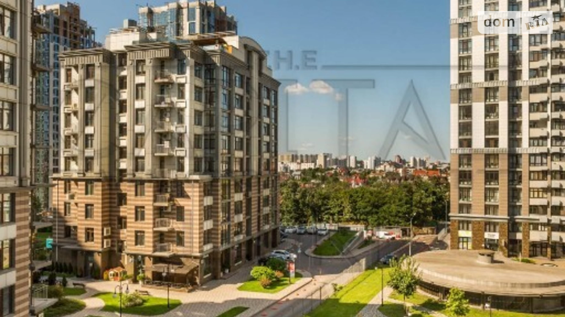 Продается 4-комнатная квартира 128 кв. м в Киеве