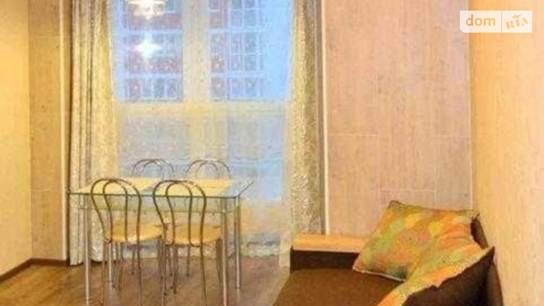 Продается 1-комнатная квартира 51 кв. м в Киеве, ул. Драгоманова, 2А