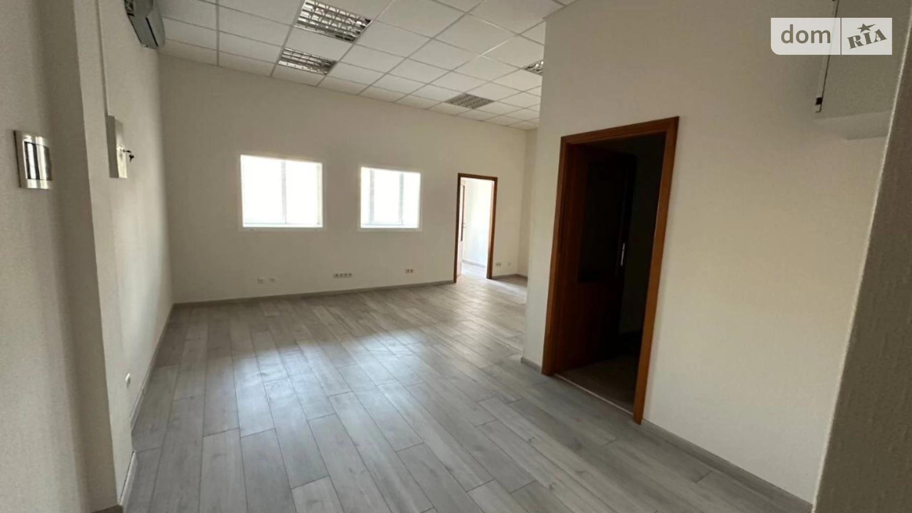Здається в оренду офіс 53.2 кв. м в бізнес-центрі, цена: 26600 грн - фото 2