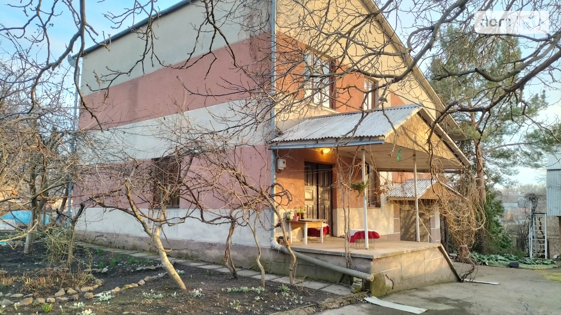 Продается дом на 3 этажа 150 кв. м с верандой, ул. Шевченко