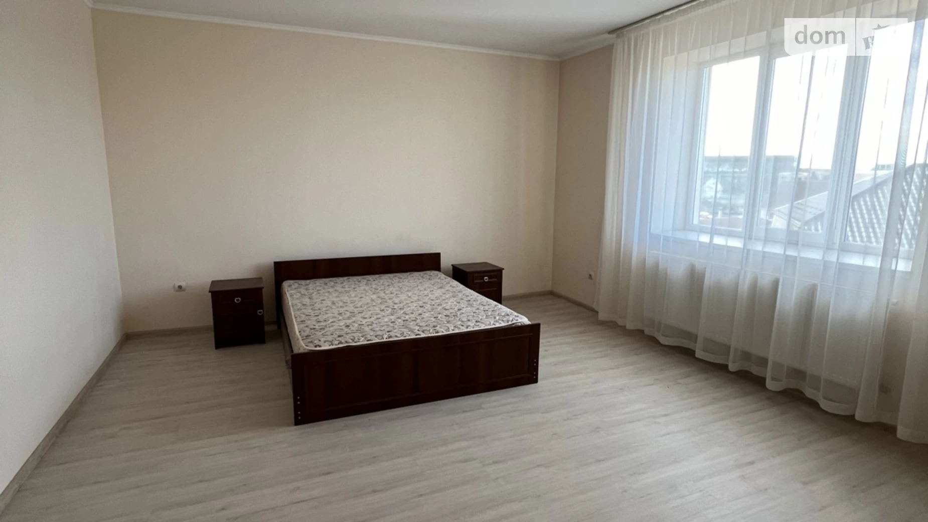 Продается 1-комнатная квартира 58 кв. м в Мукачеве, ул. Парковая(Михаила Лермонтова)
