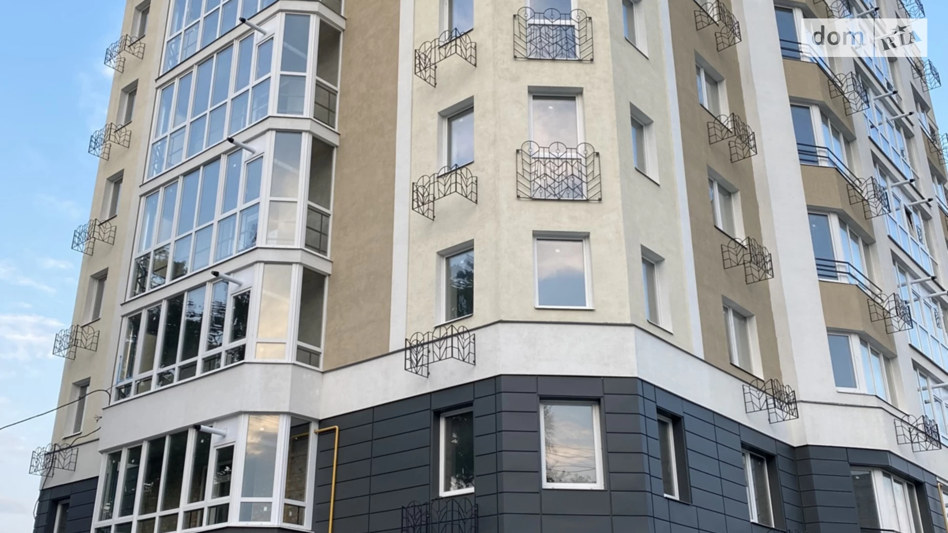 Продается 1-комнатная квартира 45.9 кв. м в Полтаве, ул. Григория Левченко(Сапиго), 2