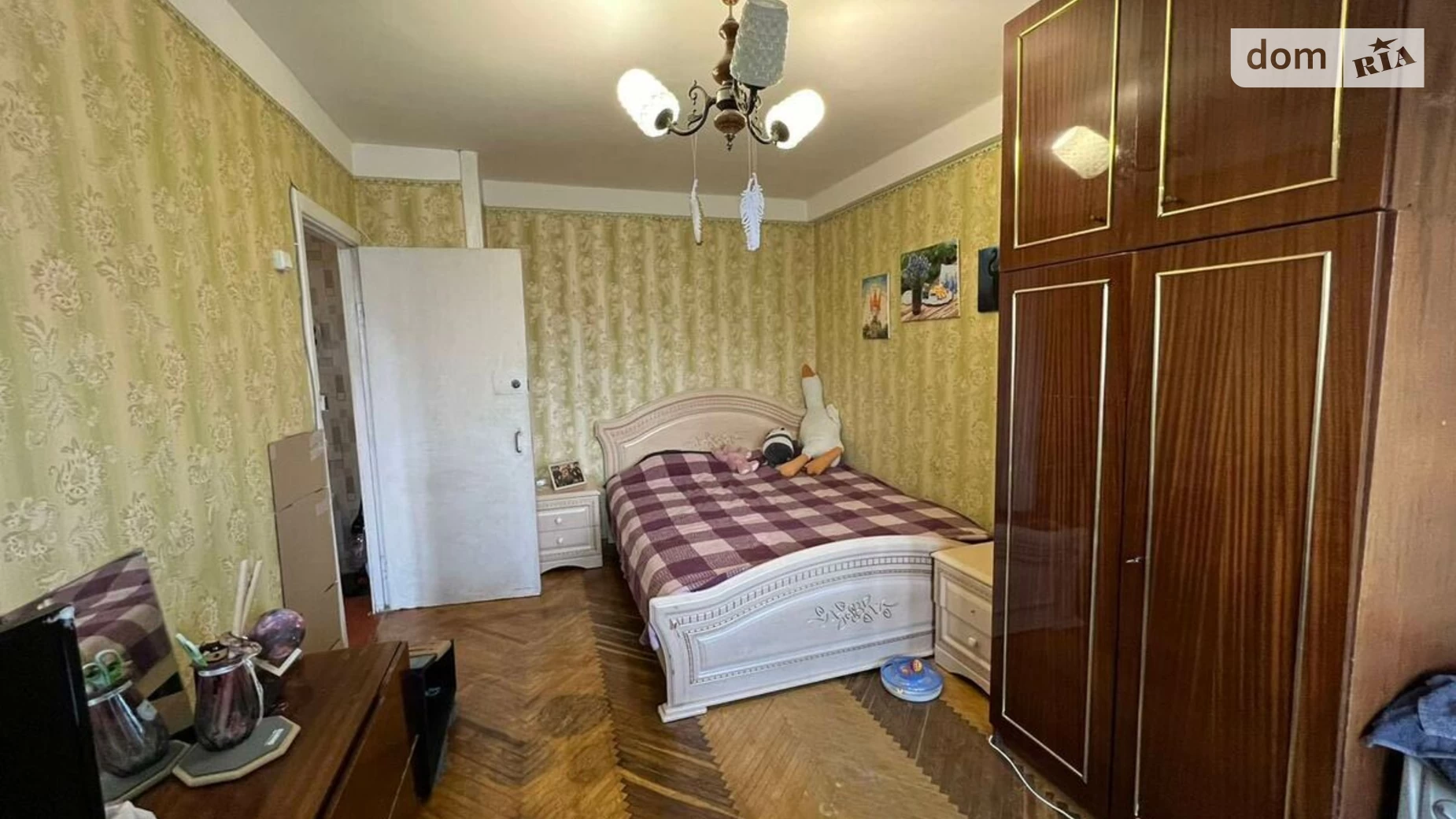 Продается 2-комнатная квартира 45 кв. м в Киеве, ул. Героев Космоса