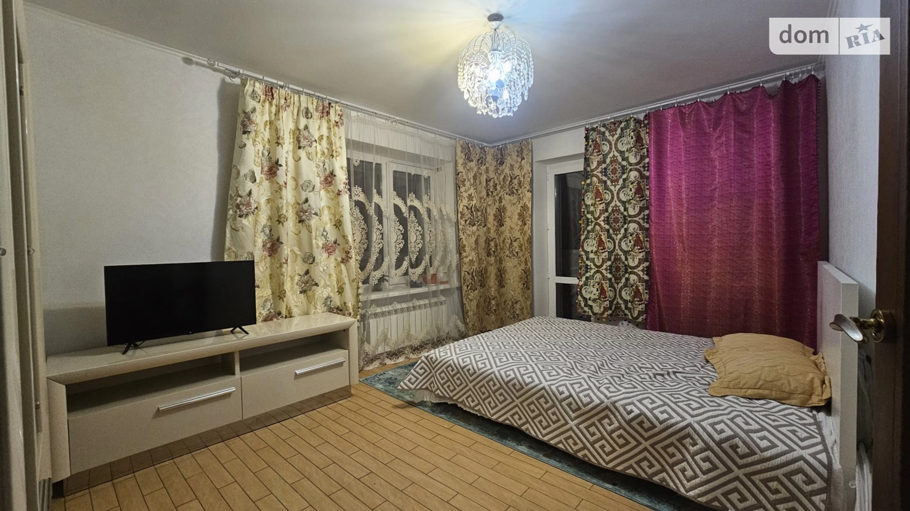 Продається 2-кімнатна квартира 52 кв. м у Дніпрі, вул. Вернадського Володимира