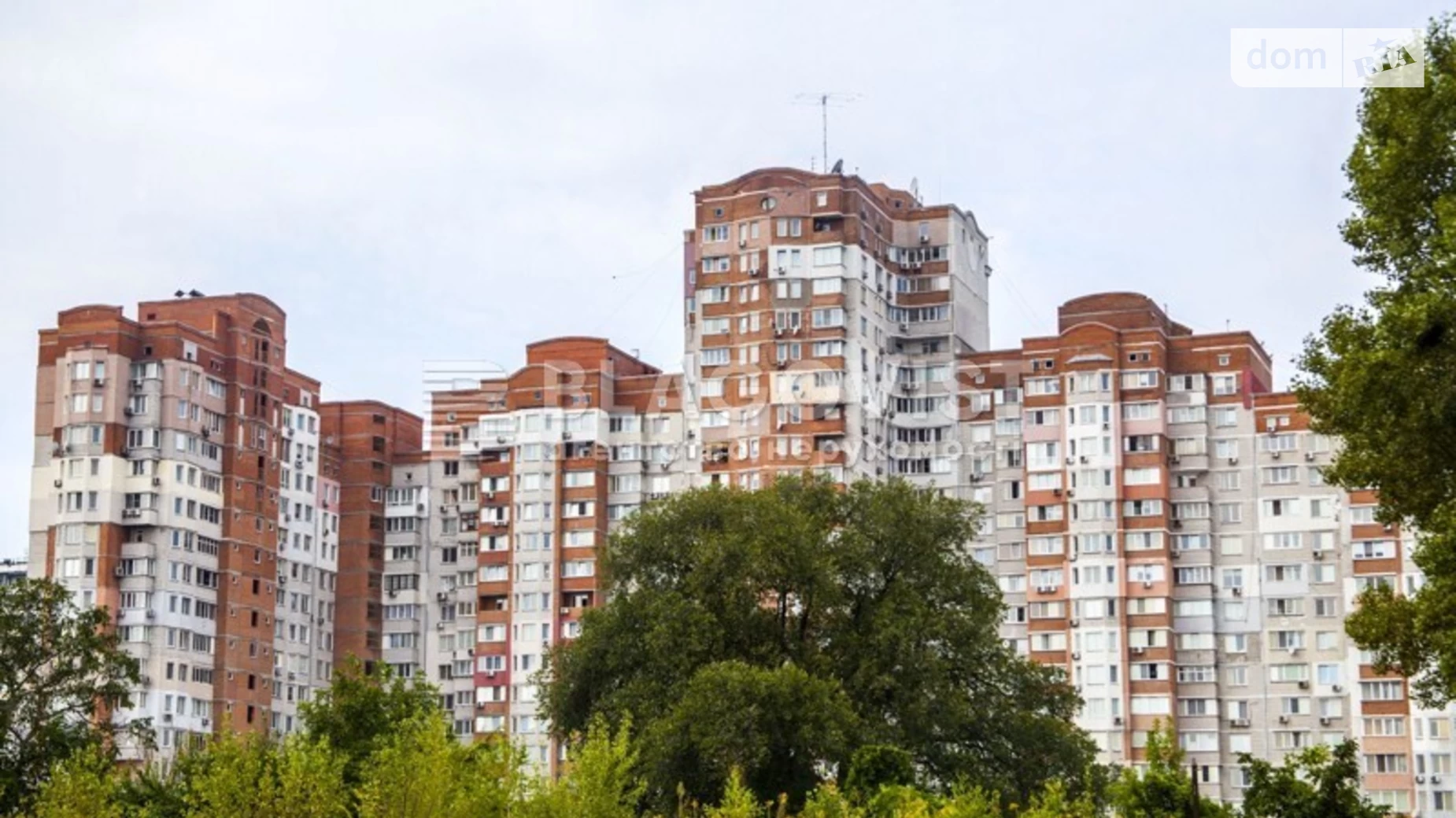 Продается 3-комнатная квартира 103 кв. м в Киеве, ул. Николая Амосова, 4
