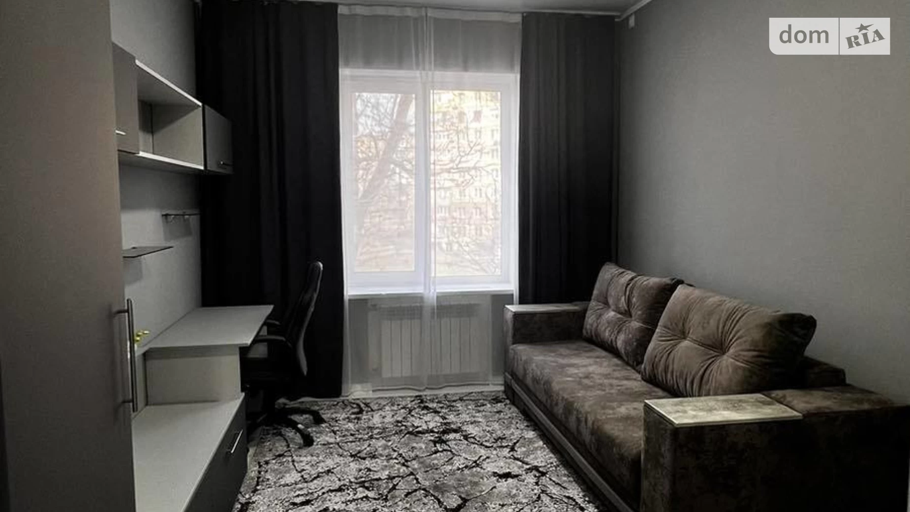 Продается 3-комнатная квартира 70 кв. м в Кривом Роге, ул. Лермонтово, 40