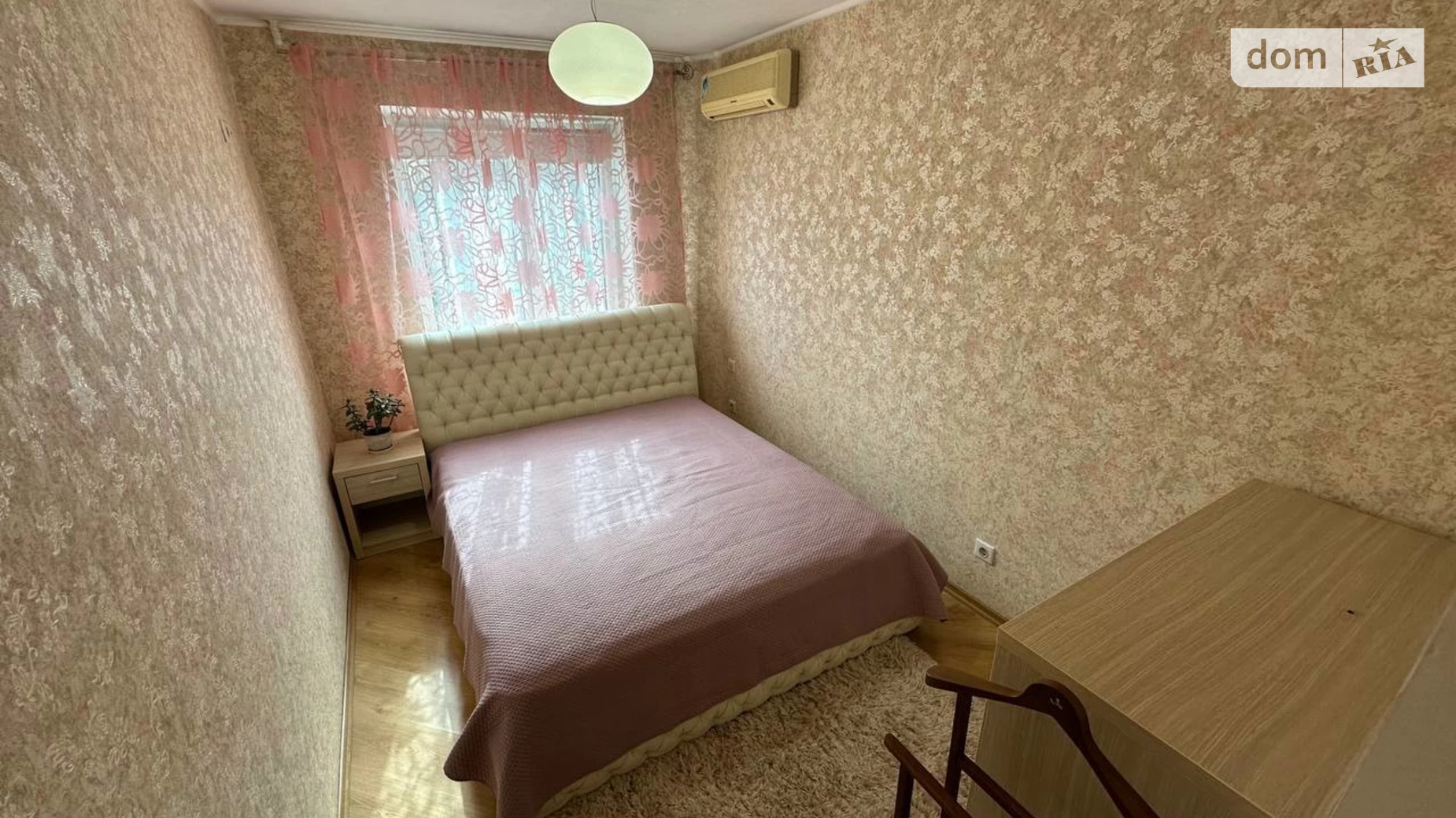 Продается 3-комнатная квартира 56 кв. м в Днепре, просп. Науки(Гагарина), 173