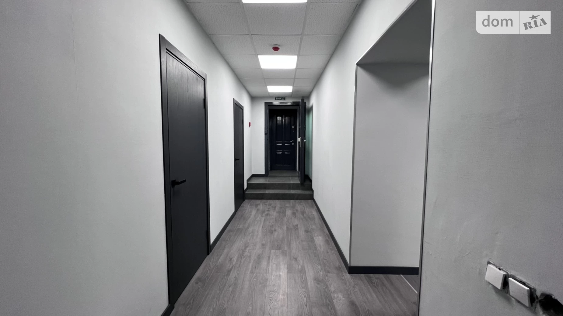 Продается офис 250 кв. м в бизнес-центре, цена: 250000 $ - фото 4