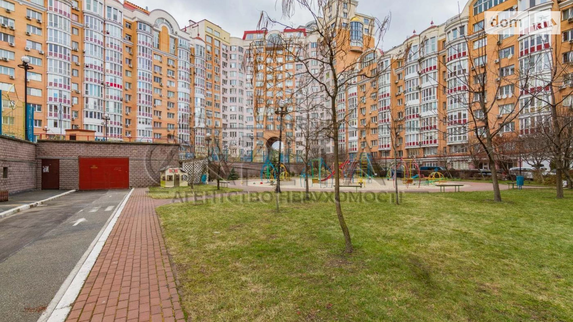 Продается 3-комнатная квартира 93 кв. м в Киеве, просп. Владимира Ивасюка, 4 корпус 3
