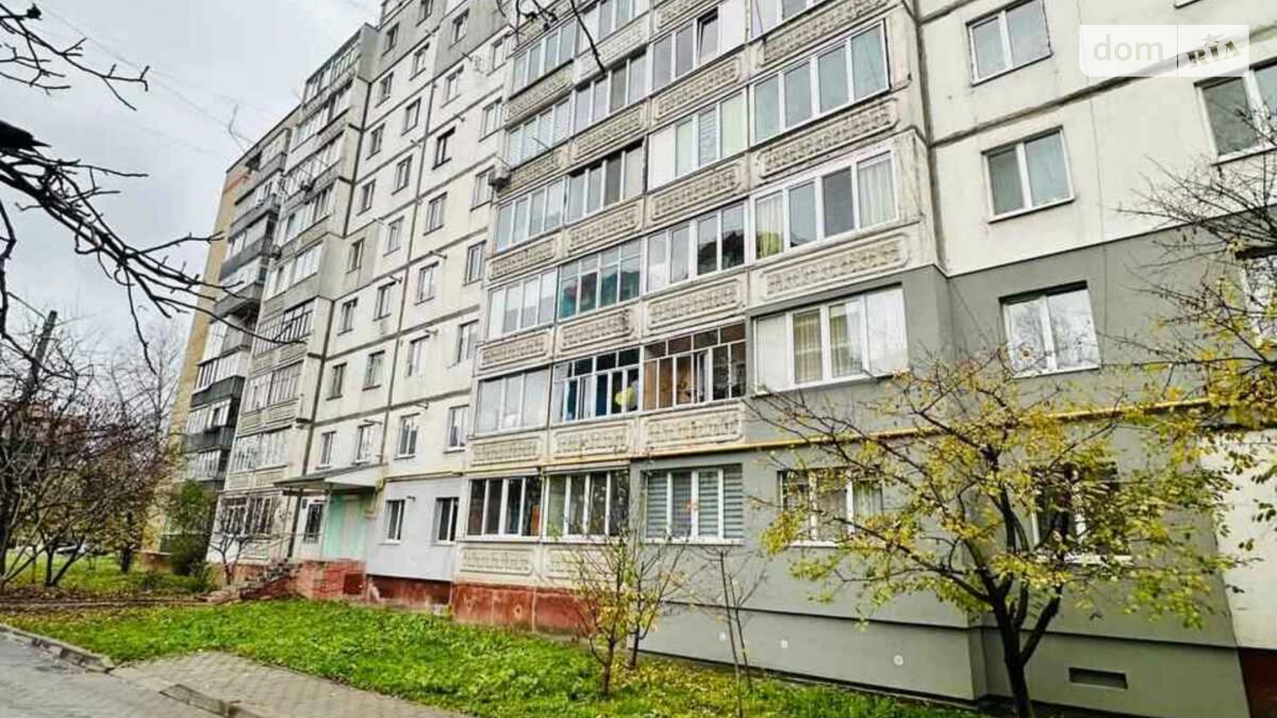 Продается 3-комнатная квартира 63 кв. м в Ивано-Франковске, ул. Вовчинецька, 178