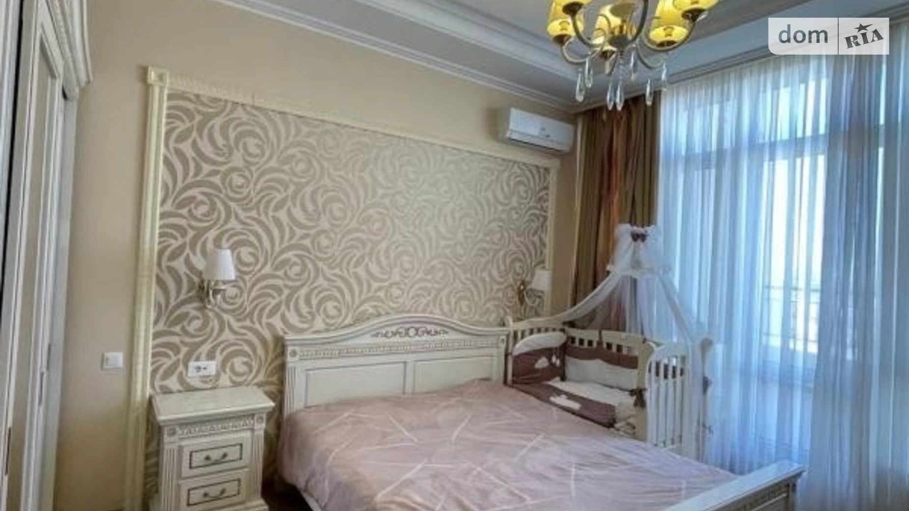 Продается 1-комнатная квартира 58 кв. м в Одессе, пер. Аркадиевский