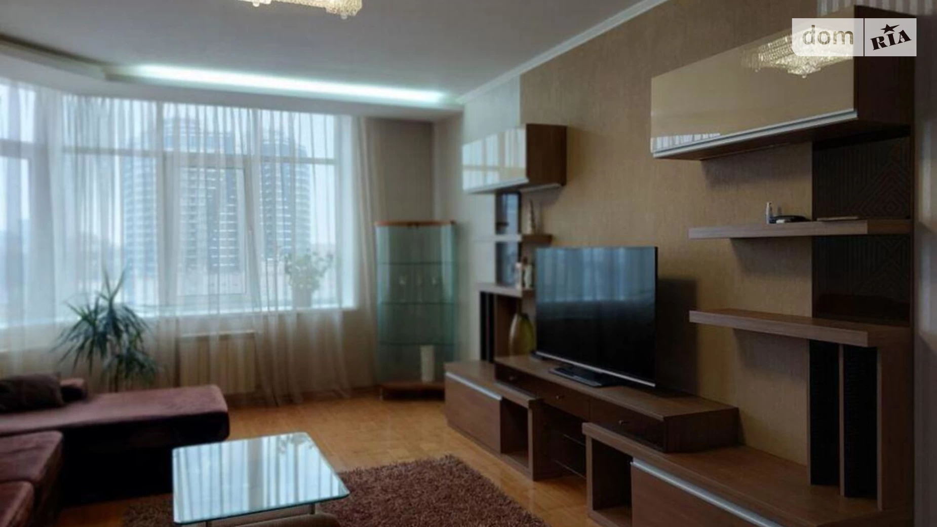 Продается 3-комнатная квартира 117 кв. м в Киеве, ул. Василия Тютюнника, 16