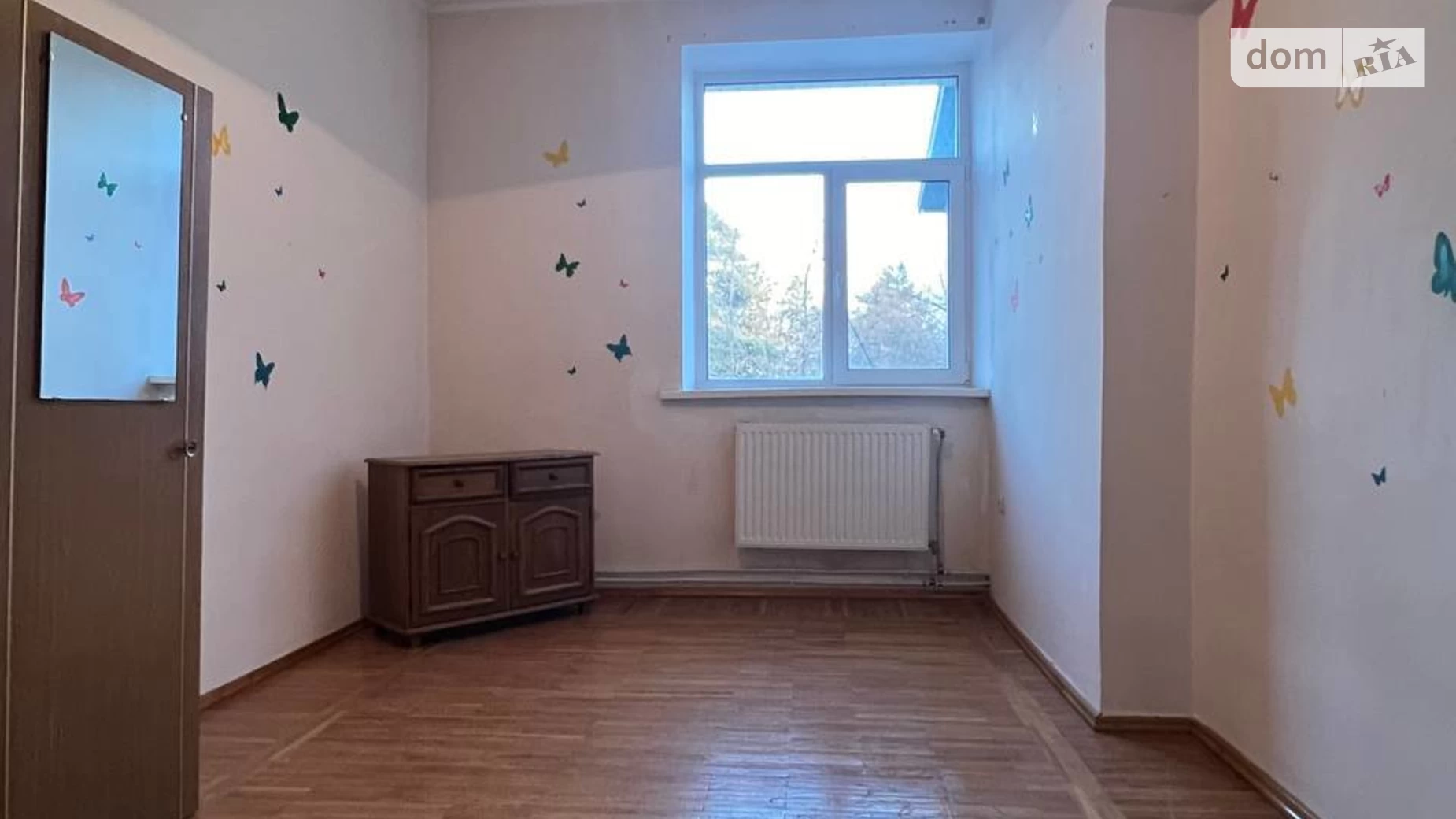 Продается 3-комнатная квартира 90 кв. м в Сарнах, ул. Гоголя