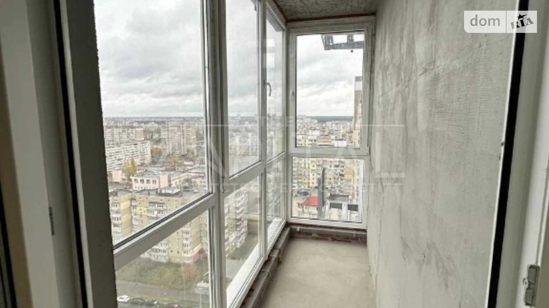 Продается 2-комнатная квартира 72 кв. м в Киеве, ул. Ревуцкого, 40