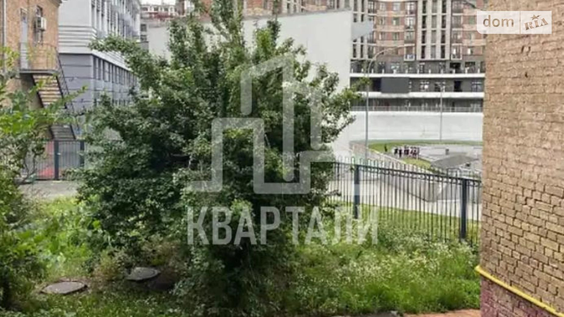 Продається 2-кімнатна квартира 68.3 кв. м у Києві, вул. В'ячеслава Липинського, 13