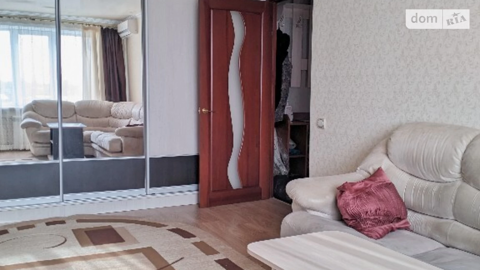 Продается 3-комнатная квартира 60 кв. м в Чернигове, просп. Мира, 247А