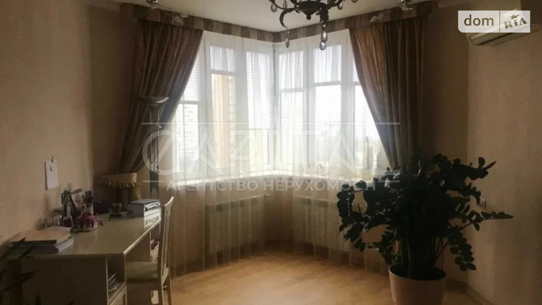 Продается 4-комнатная квартира 142 кв. м в Киеве, ул. Княжий Затон, 21