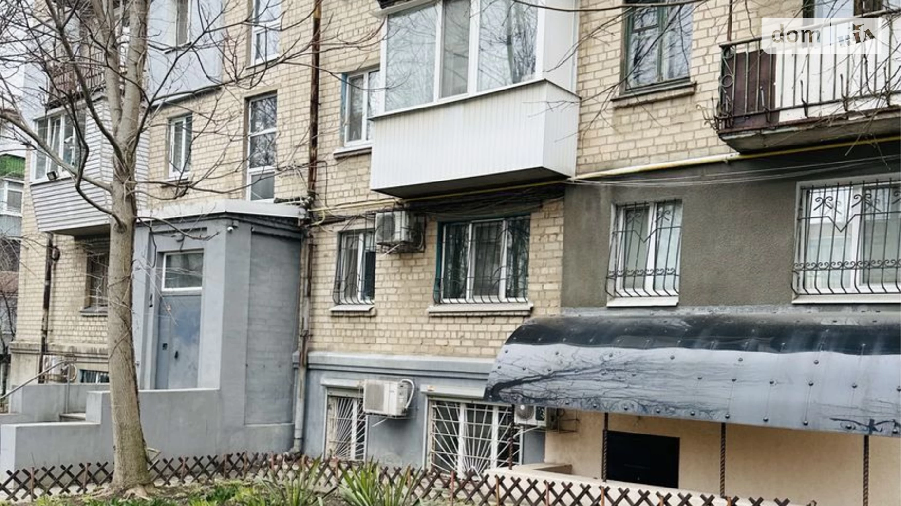 Продається 2-кімнатна квартира 42 кв. м у Дніпрі, просп. Поля Олександра, 98