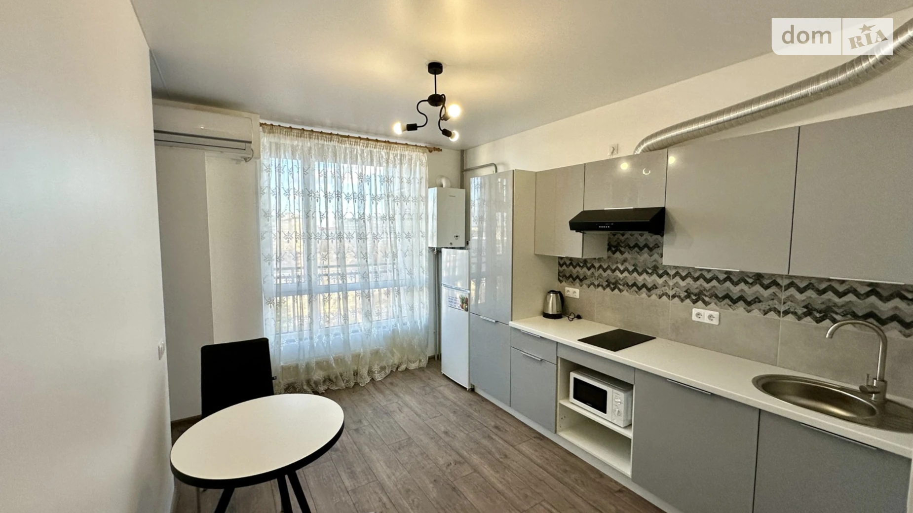 Сдается в аренду 1-комнатная квартира 42 кв. м в Ивано-Франковске, ул. Стрельцов Сечевых, 28А - фото 4