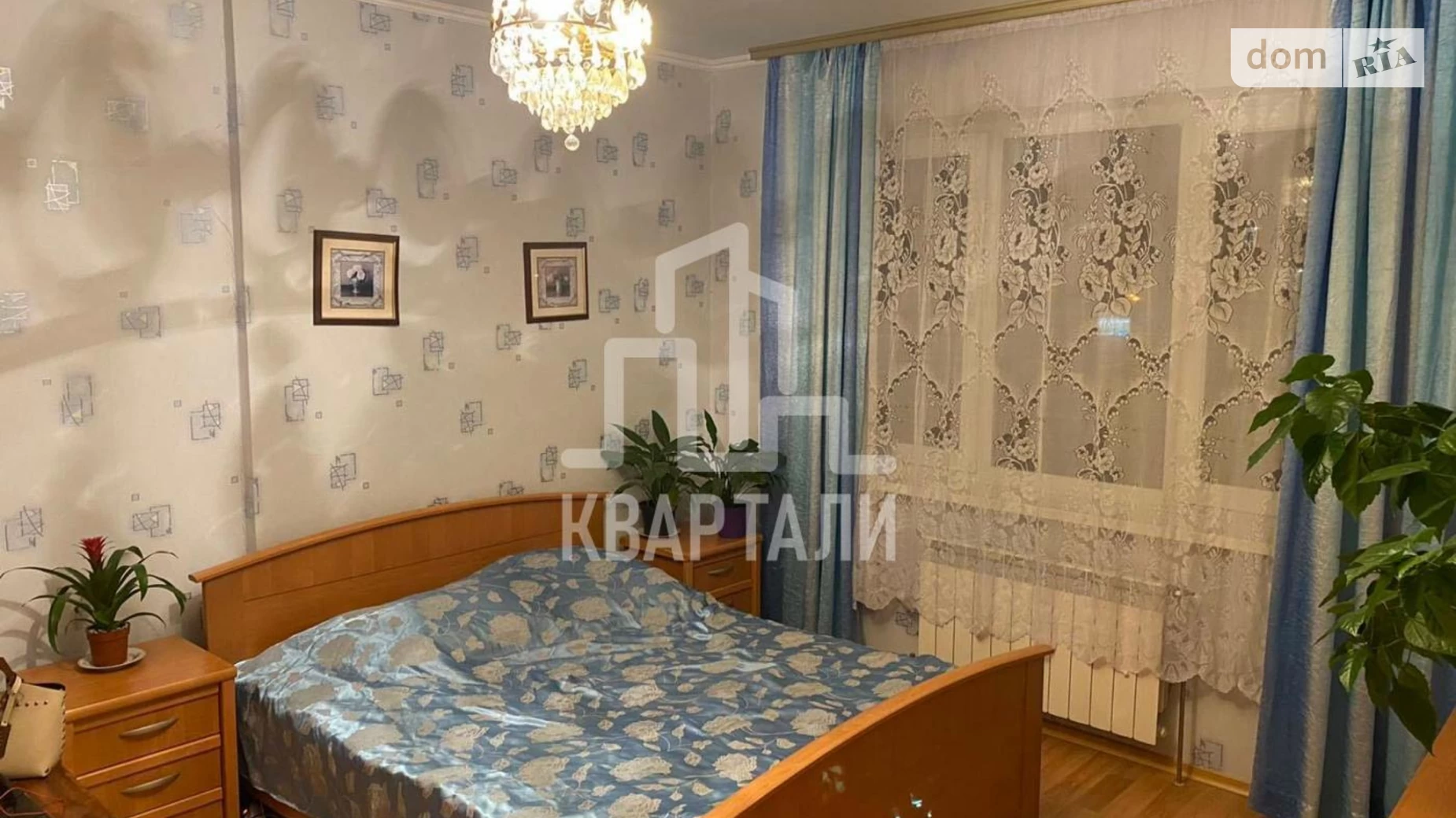 Продается 2-комнатная квартира 72 кв. м в Киеве, ул. Урловская, 21