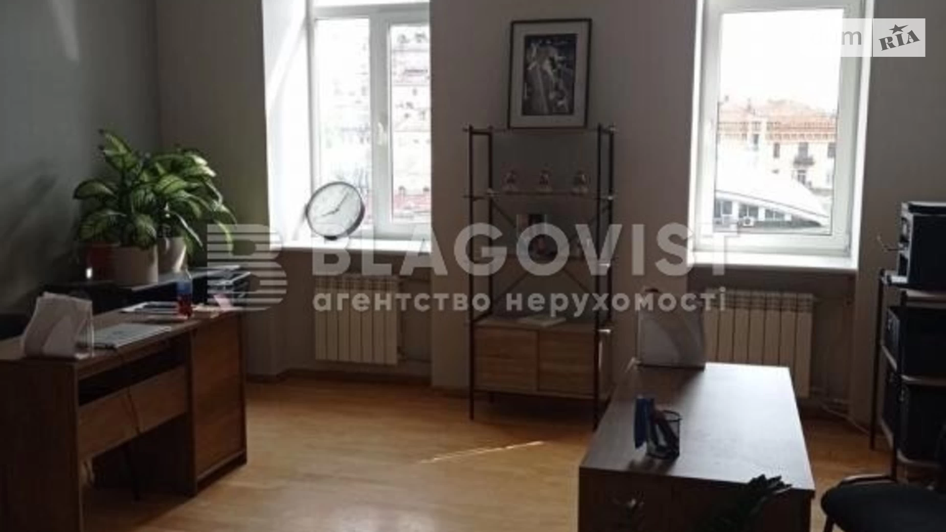 Продается 3-комнатная квартира 108 кв. м в Киеве, ул. Крещатик, 15