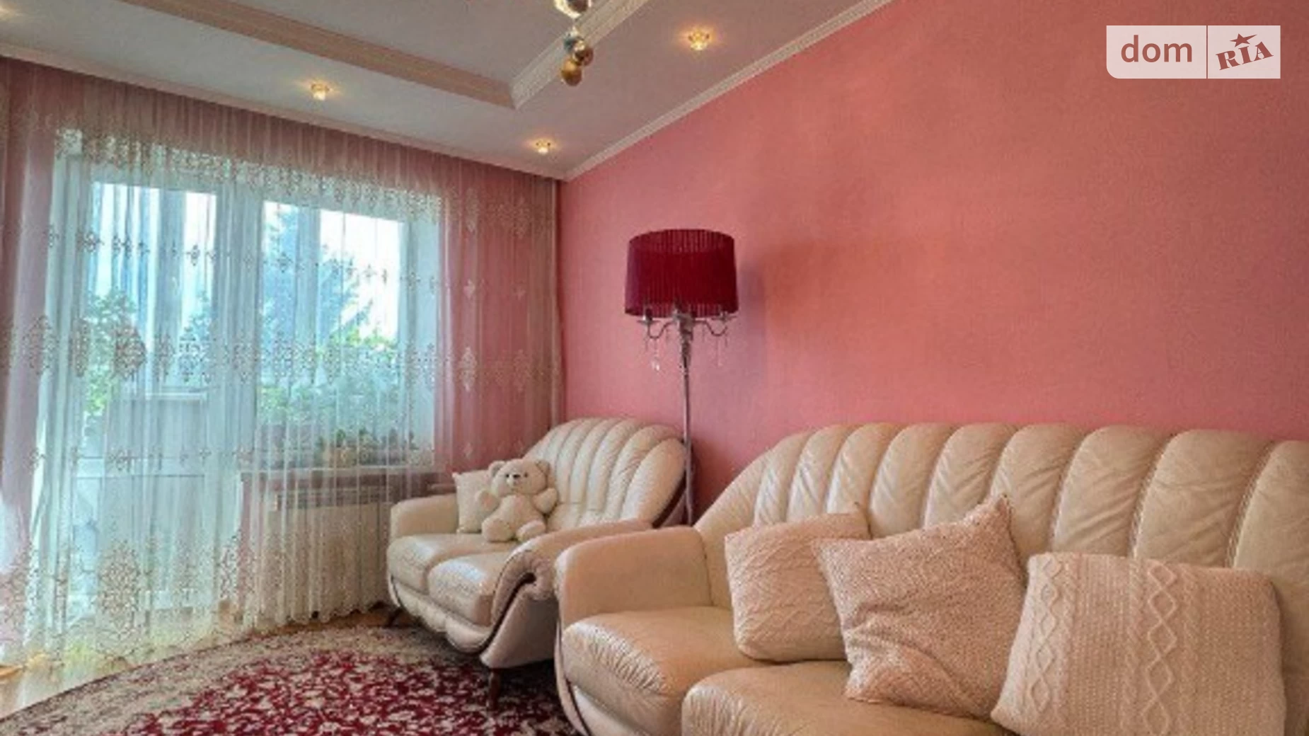 Продается 2-комнатная квартира 52.8 кв. м в Ровно