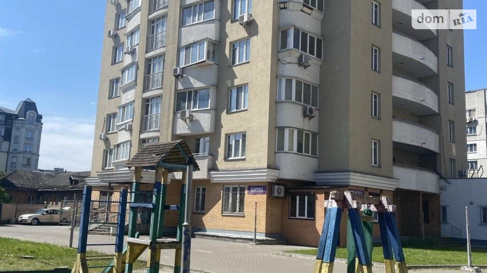 Продается 3-комнатная квартира 90 кв. м в Киеве, ул. Макеевская, 8