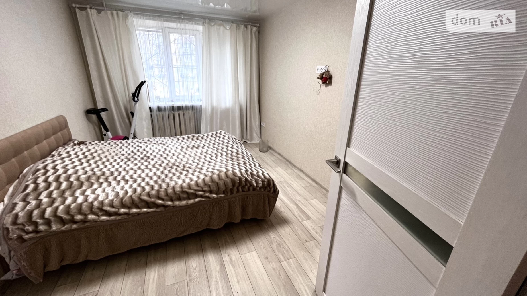 Продается 2-комнатная квартира 43 кв. м в Днепре, просп. Хмельницкого Богдана, 24