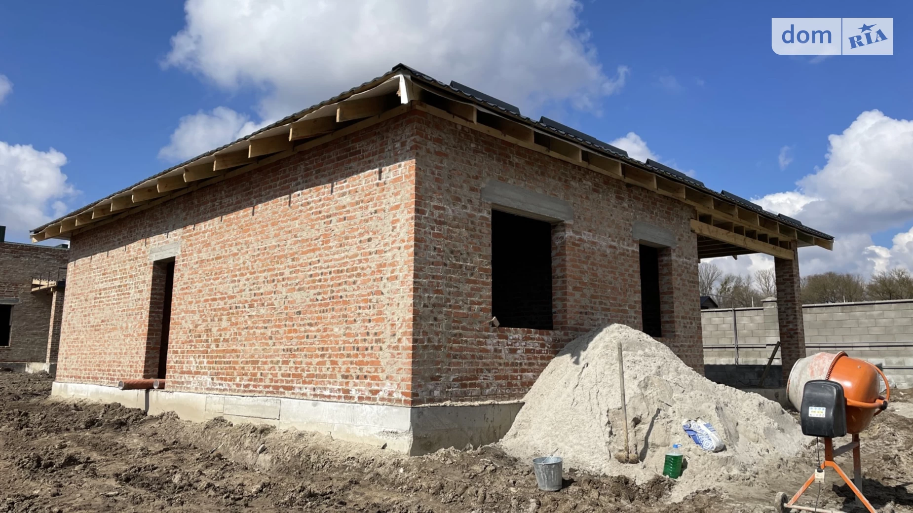 Продается одноэтажный дом 130 кв. м с гаражом, цена: 80000 $ - фото 3
