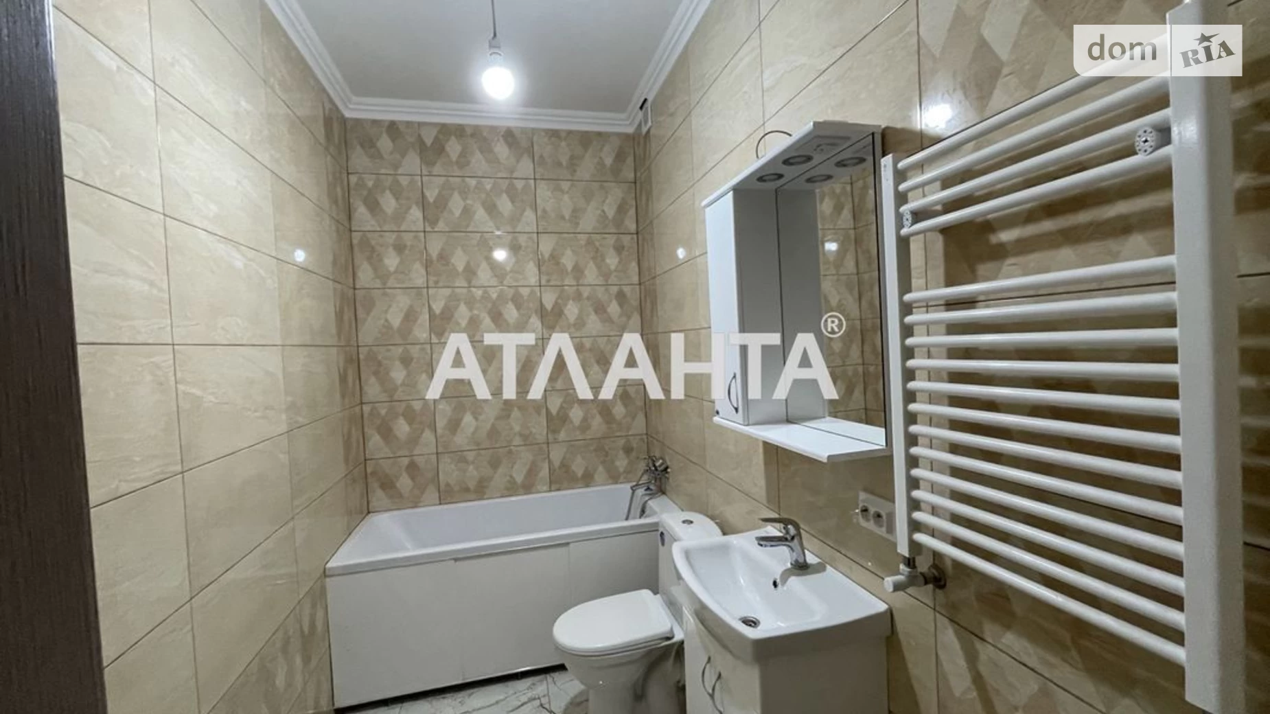 Продается 1-комнатная квартира 31.6 кв. м в Одессе, ул. Академика Гаркового