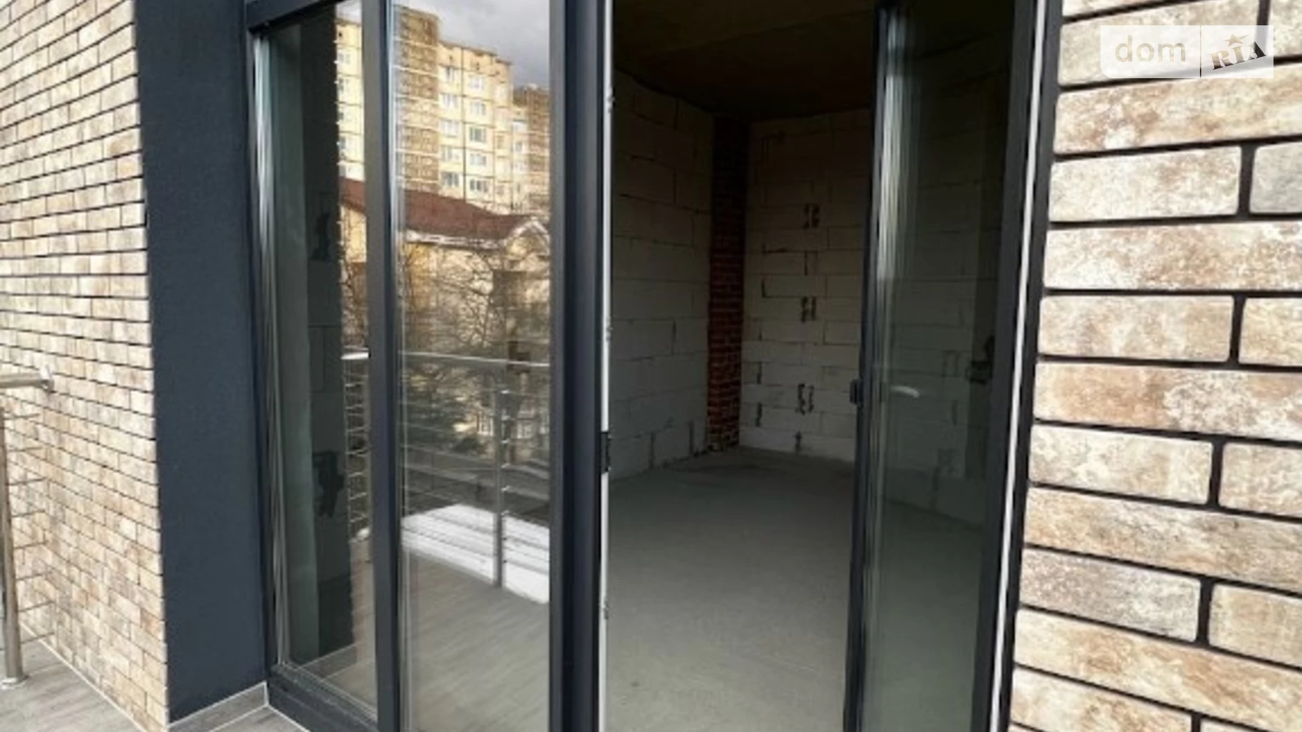 Продается 1-комнатная квартира 51 кв. м в Ровно, ул. Савура Клима - фото 2