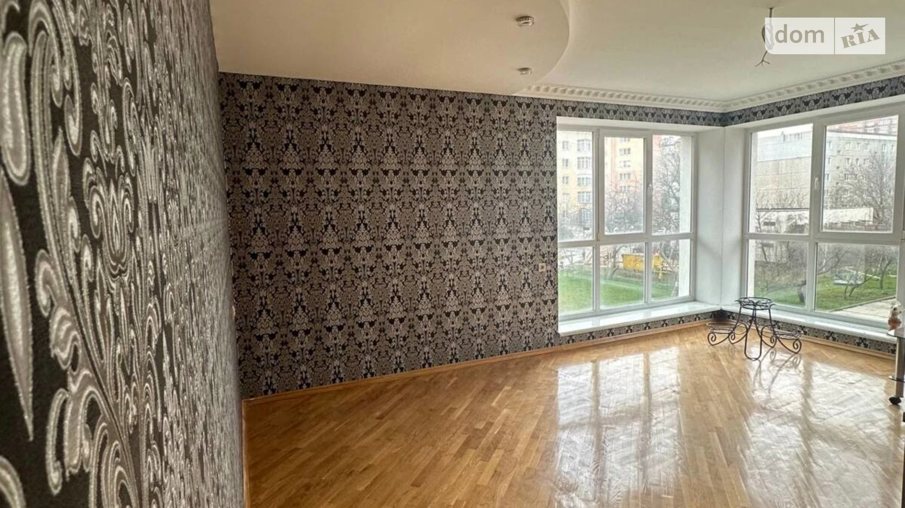 Продается 3-комнатная квартира 83.2 кв. м в Ивано-Франковске, цена: 88500 $ - фото 3