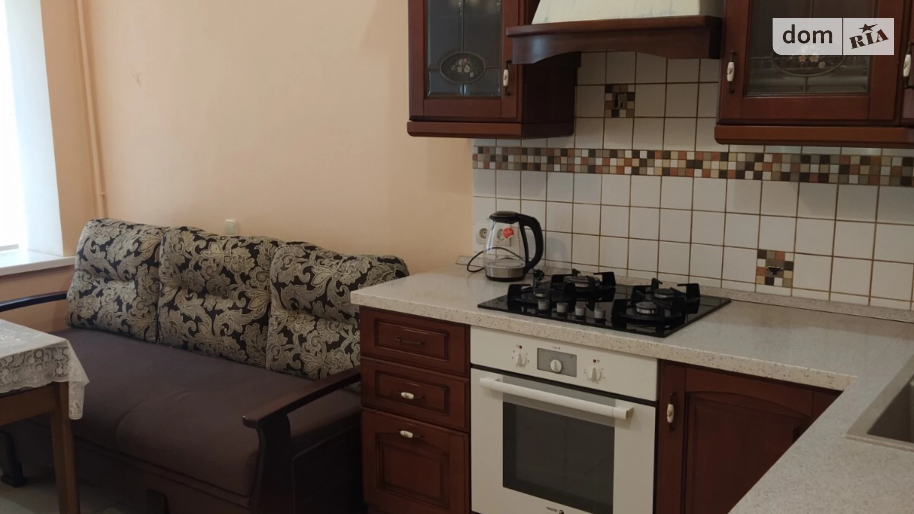 Продается 2-комнатная квартира 82 кв. м в Одессе, ул. Базарная, 29