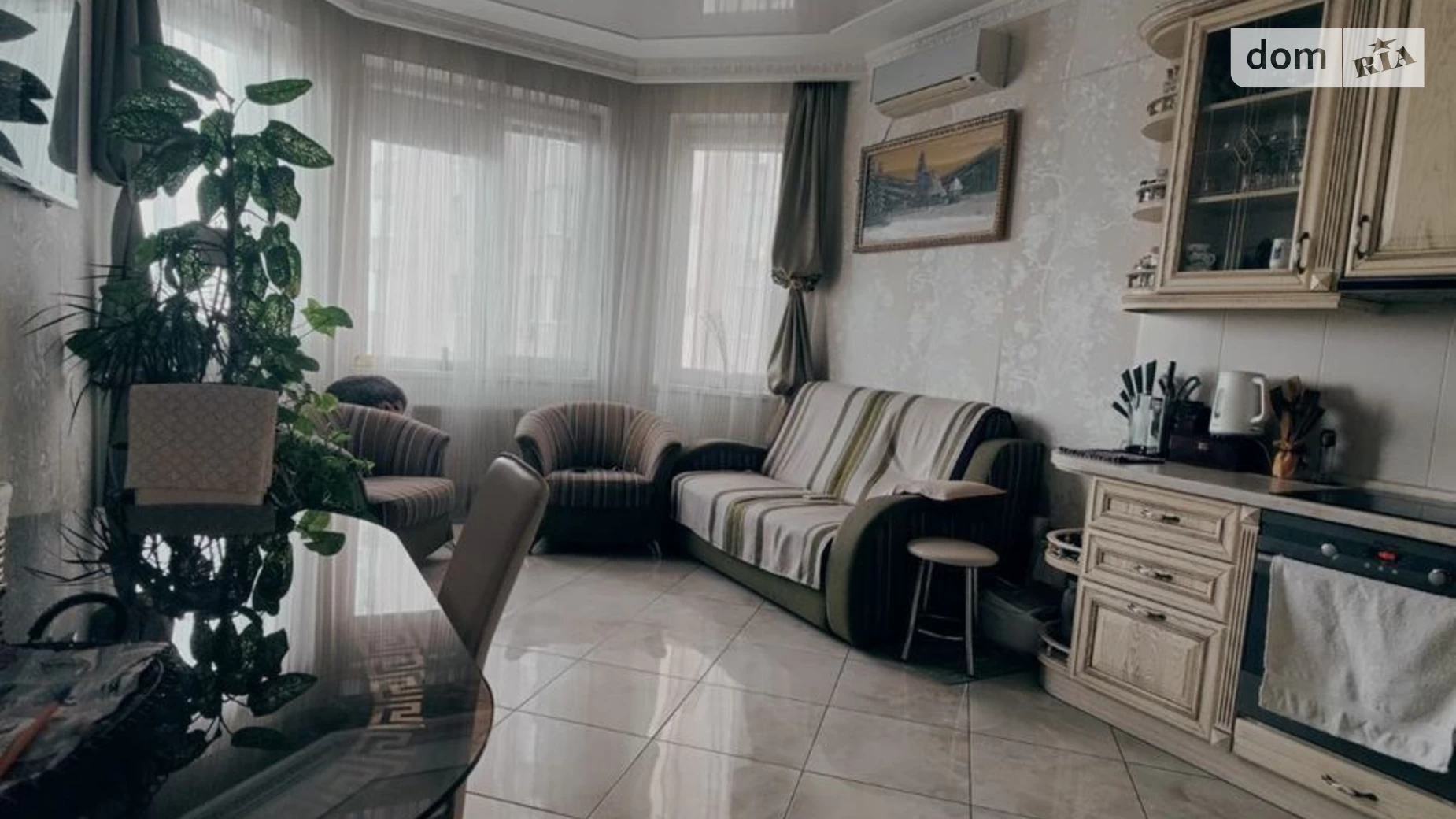Продается 2-комнатная квартира 85 кв. м в Одессе, ул. Среднефонтанская