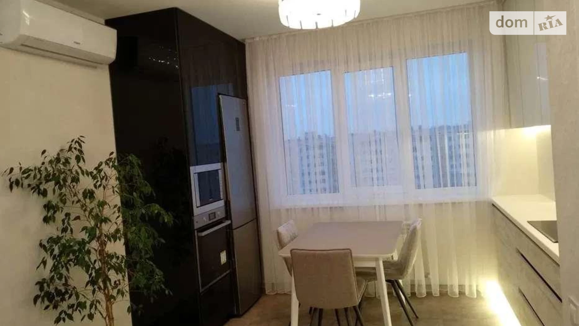 Продается 1-комнатная квартира 53 кв. м в Харькове, ул. Сухумская, 11 - фото 2