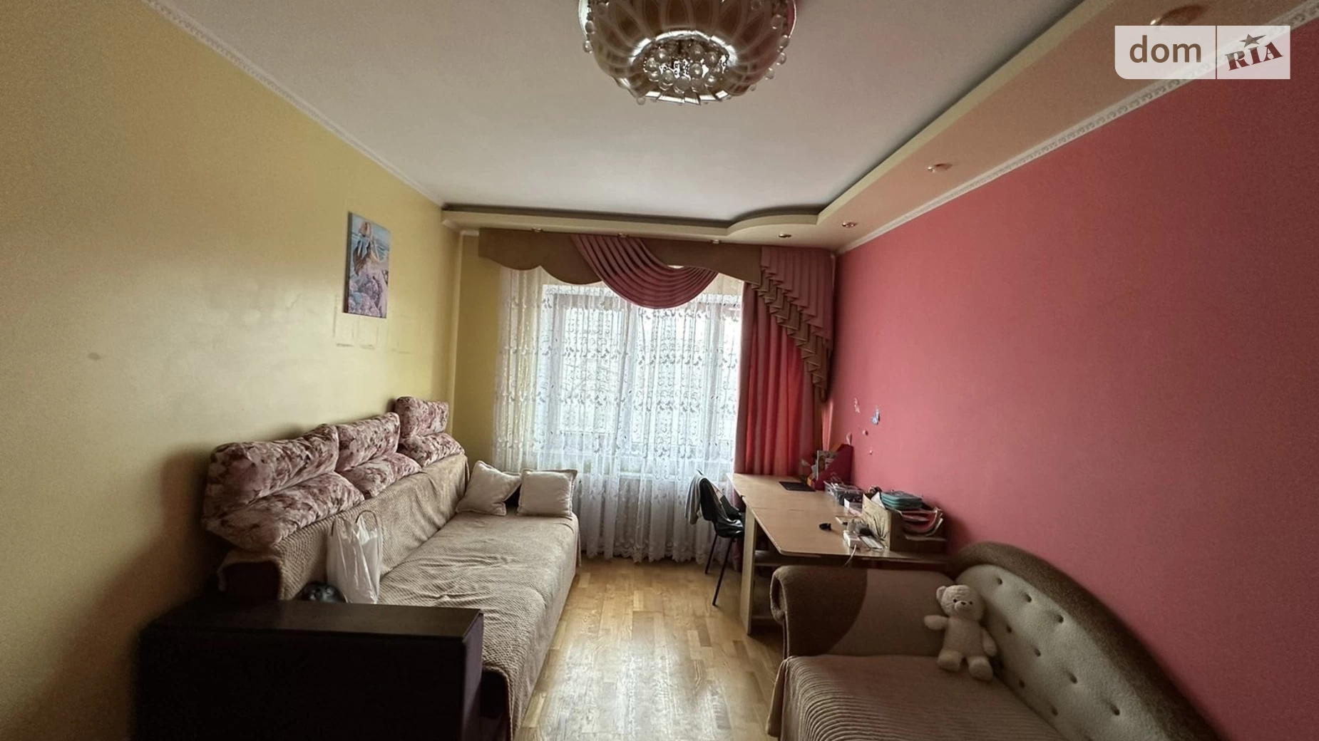 Продается 2-комнатная квартира 48 кв. м в Ровно, ул. Ивана Вишенского, 10