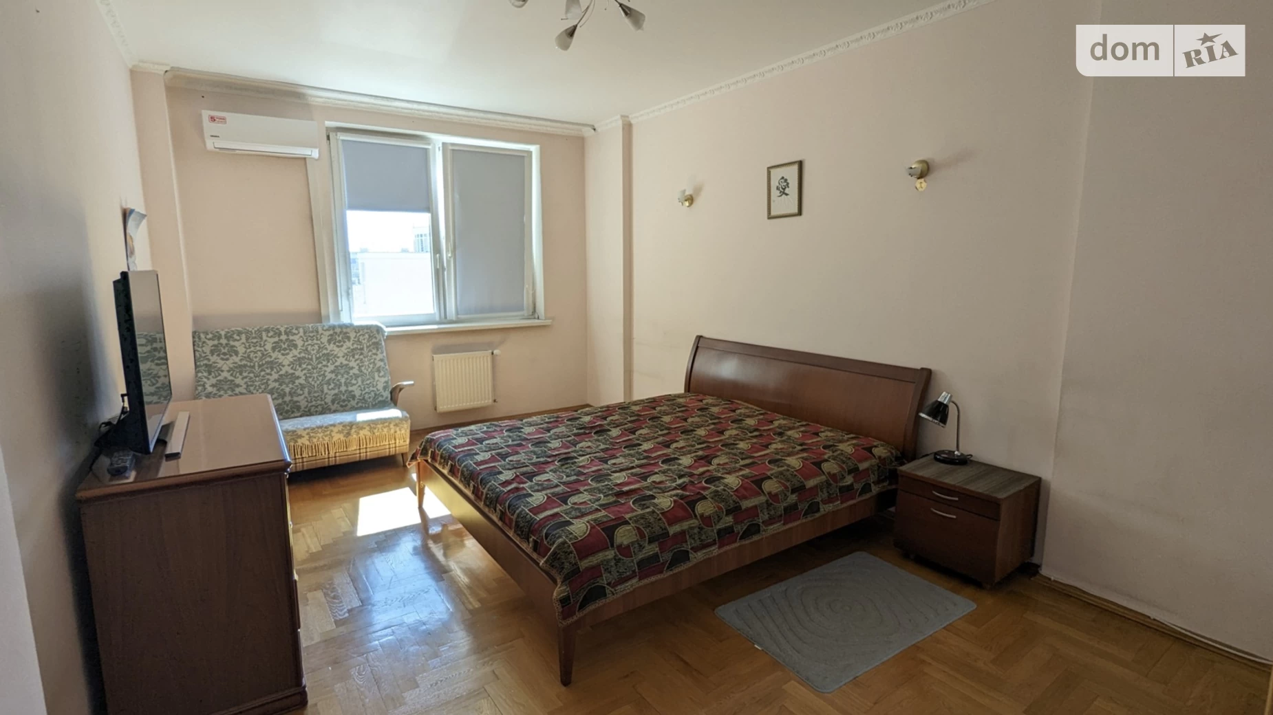 Продается 2-комнатная квартира 80 кв. м в Киеве, ул. Раисы Окипной, 8