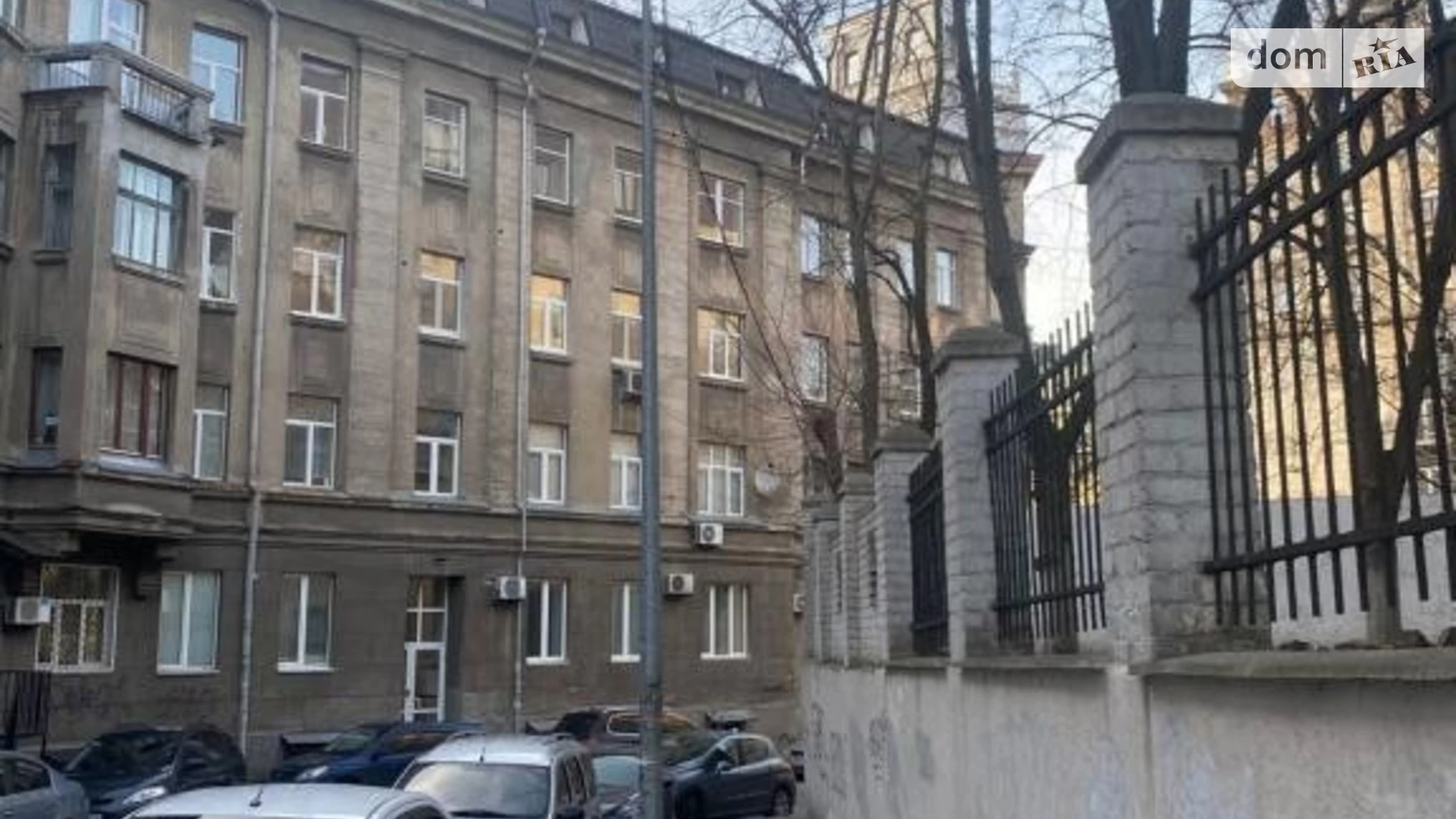 Продається 3-кімнатна квартира 82 кв. м у Києві, вул. Круглоуніверситетська, 18/2