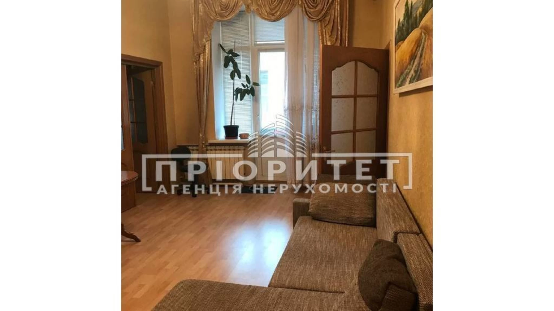 Продается 3-комнатная квартира 77 кв. м в Одессе, ул. Базарная