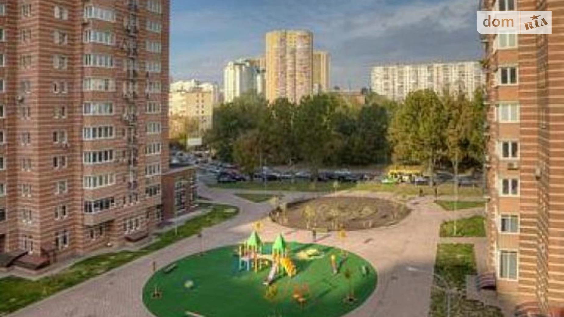 Продається 2-кімнатна квартира 58 кв. м у Києві, вул. Голосіївська, 13Б