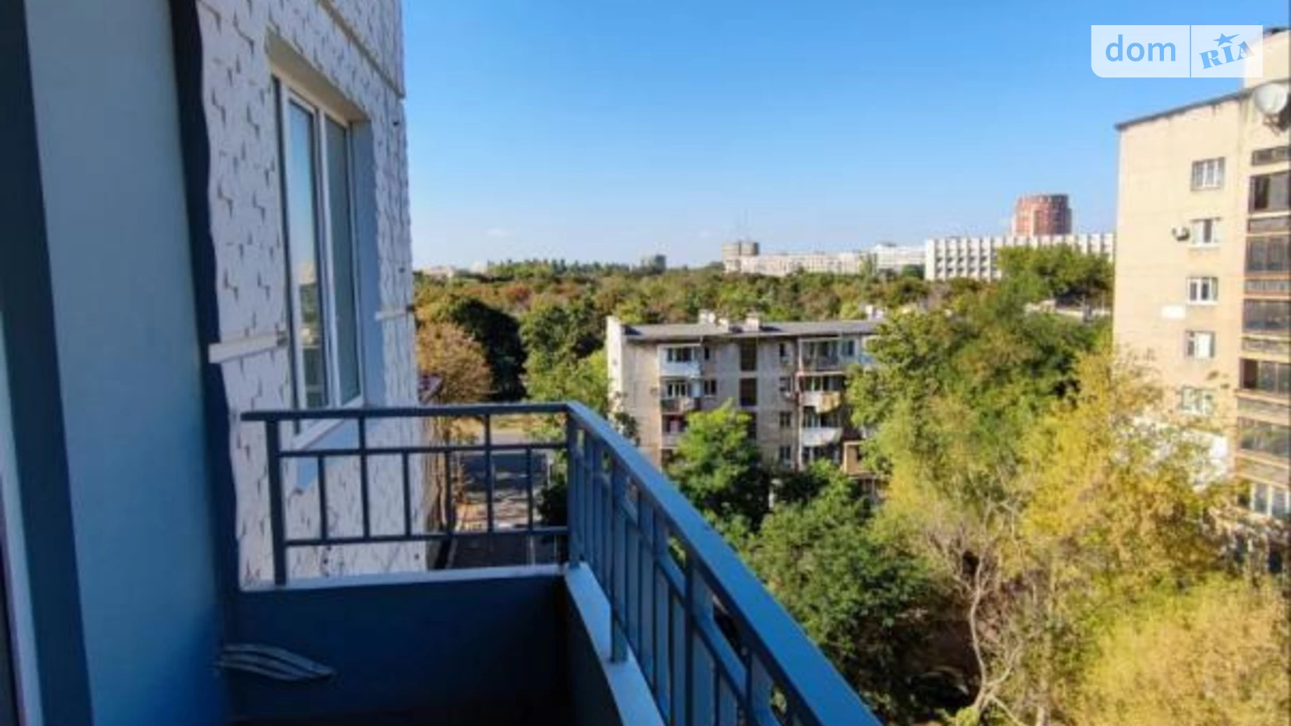 Продается 2-комнатная квартира 101 кв. м в Одессе, просп. Гагарина