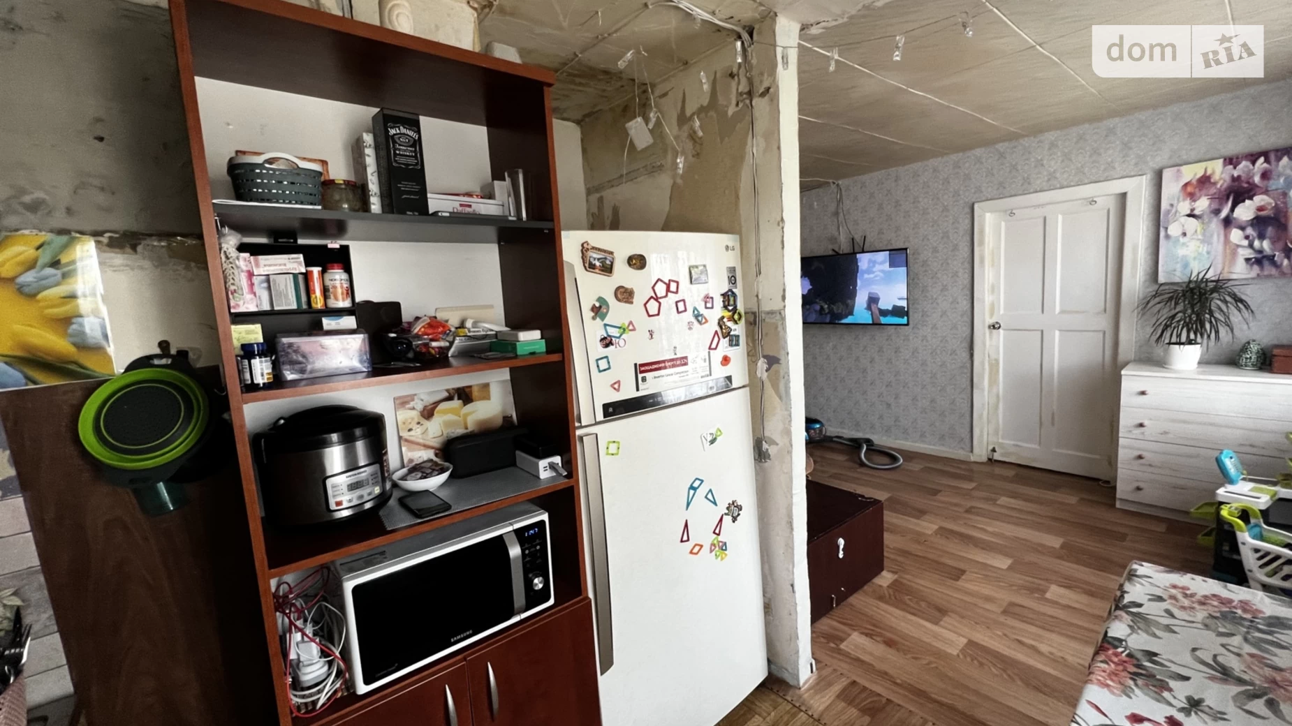 Продається 3-кімнатна квартира 56 кв. м у Одесі, вул. Варненська