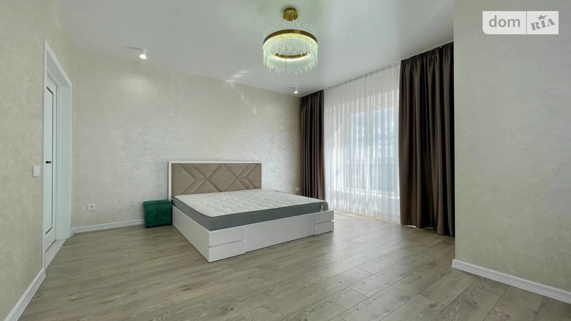 Продается 3-комнатная квартира 82 кв. м в Криховцах, ул. Довженко А.