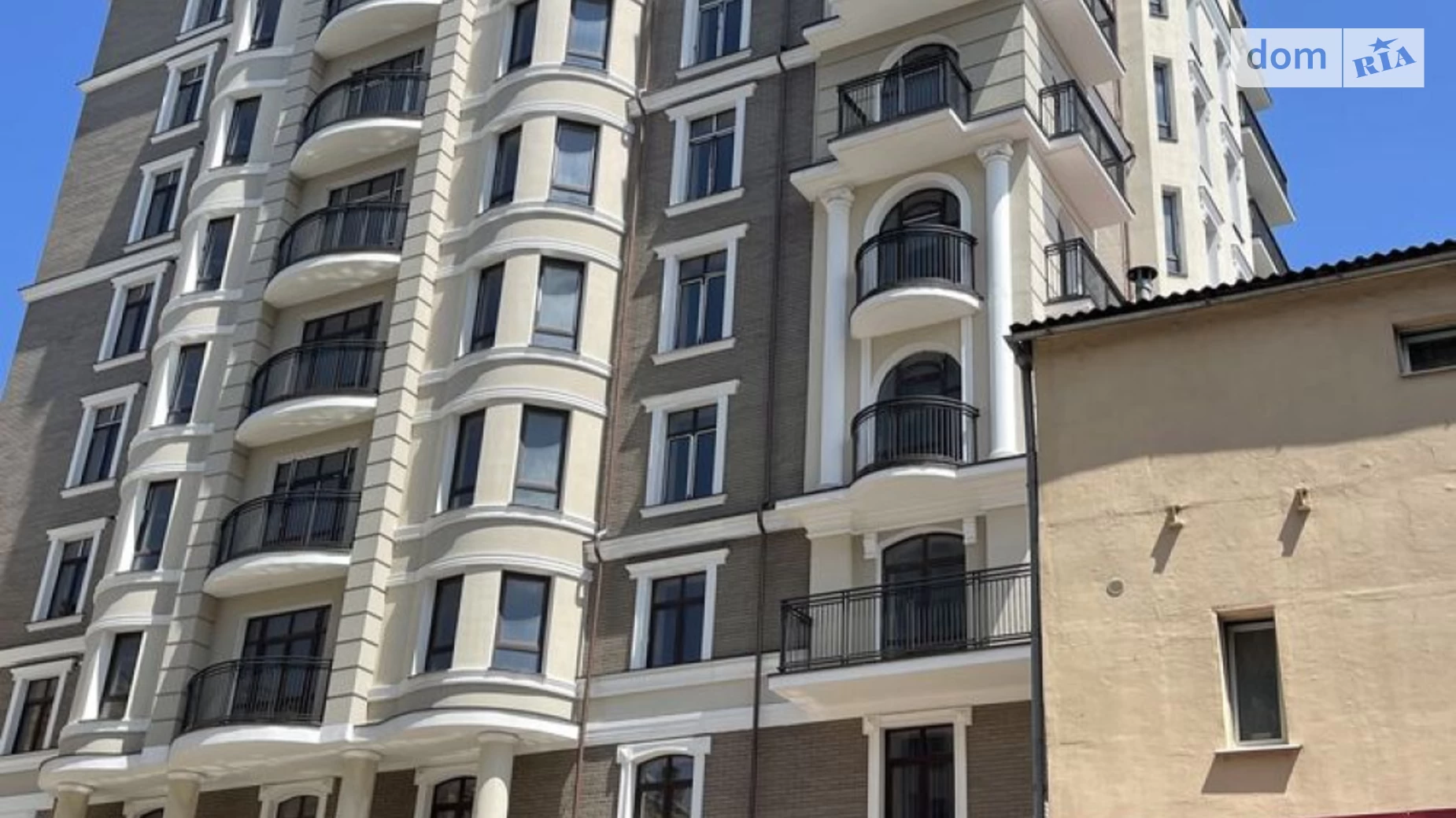 Продается 3-комнатная квартира 104 кв. м в Одессе, ул. Бориса Литвака