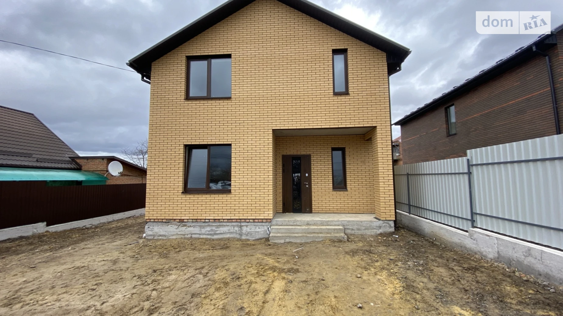Продается дом на 2 этажа 125 кв. м с камином, цена: 130000 $ - фото 2